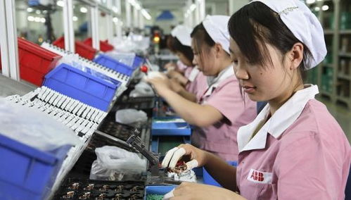 職場陷阱 中介承諾月薪5000包吃住，打工妹月底領(lǐng)薪愣在當場