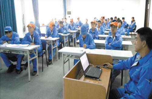 進廠求職新趨勢 為何越來越多人選擇中介小時工